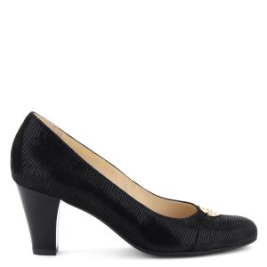 Fekete női bőr cipő 7 cm magas sarokkal. A cipő bélése és felsőrésze is természetes bőrből készült, komfortos talpbélése garancia a kényelemre.
