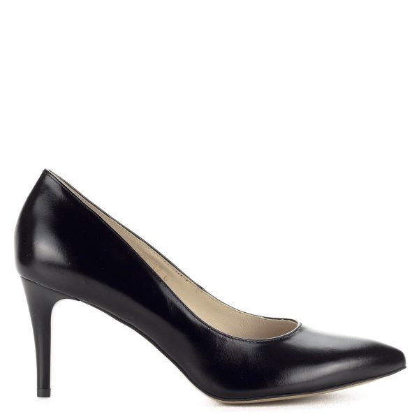 Anis alkalmi cipő fekete színben, 7,5 cm magas elegáns sarokkal. Kívül belül természetes bőrből készült. Klasszikus hegyes orrú alkalmi cipő.
