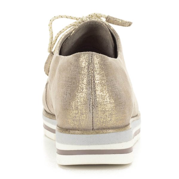 Fűzős Marco Tozzi bőr cipő arany színben, memóriahabos talpbéléssel. A cipő webáruházunkból ingyenes szállítással rendelhető.