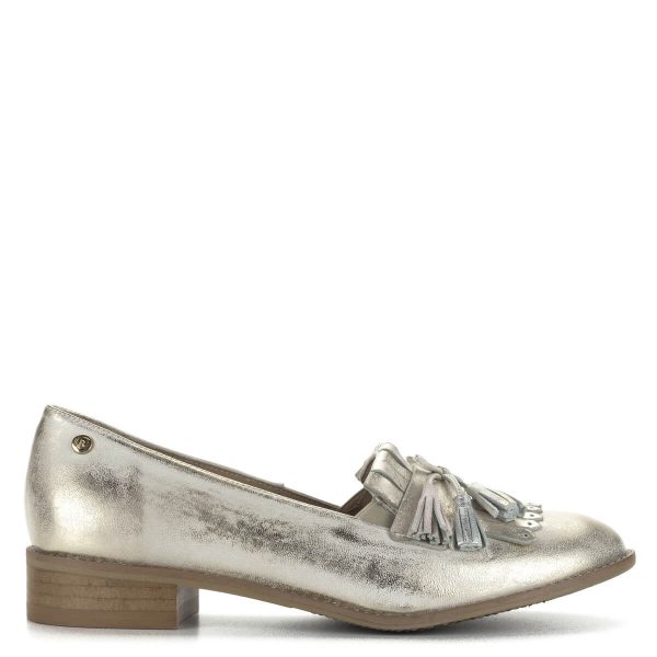 Carla Ricci arany bőr cipő 2,5 cm magasságú sarokkal. Díszei és arany színű csillogása eleganciát kölcsönöznek a cipőnek.