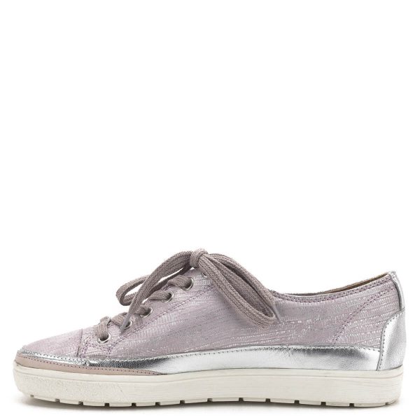 Caprice cipő halvány rózsaszín színben, szélén ezüst színű csík fut. Kényelmes, kerek orrú sportos fazonú cipő gumi talppal, a Caprice új kollekciójának része - Caprice 9-23654-22 517