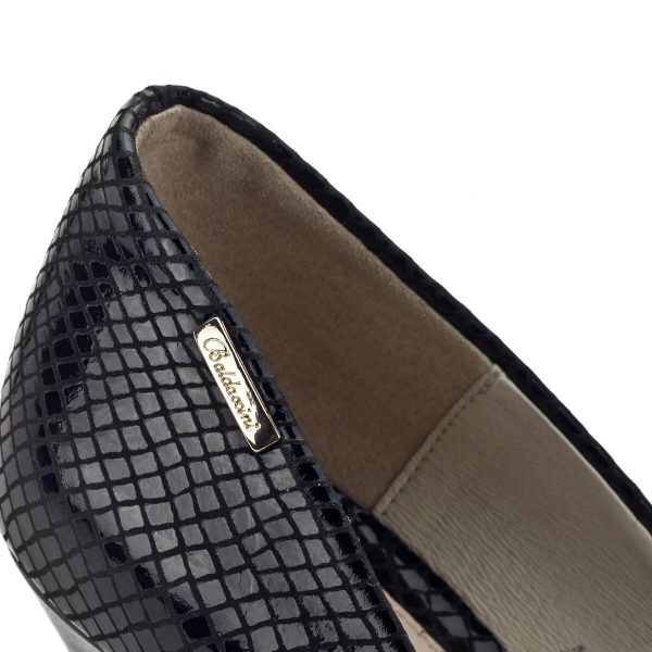Baldaccini cipő fekete színben, kívül-belül bőrből. Felsőrésze és bélése egyaránt bőrből készült. Sarka 9 cm magas, gyönyörű bőr alkalmi cipő. - Baldaccini 402600-1 BLACK