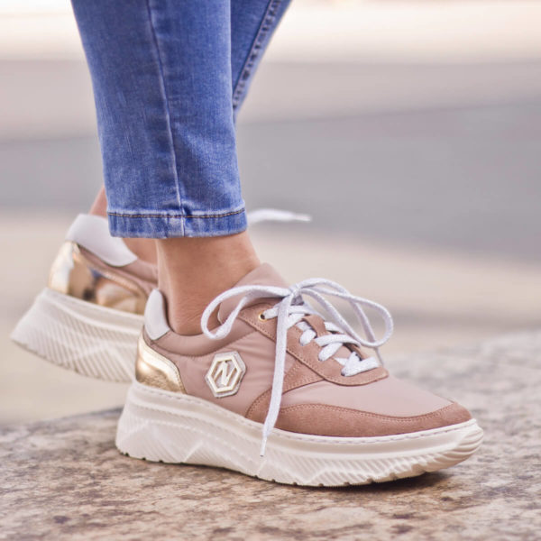 Púderrózsaszín női sneakers fehér gumi talppal, bőr béléssel - Nescior 10