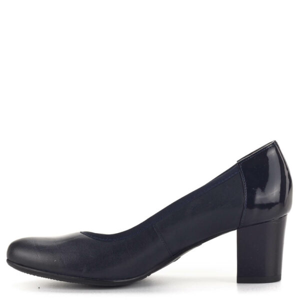 Bioeco kék magassarkú cipő bőrből, bőr béléssel. Kérge lakk, sarka 5,5 cm magas. Elegáns női alkalmi cipő stabil sarokkal.