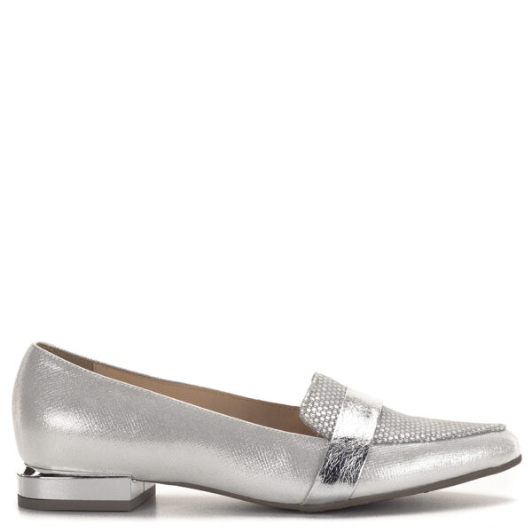 Bioeco női cipő ezüst színben, lapos sarokkal.