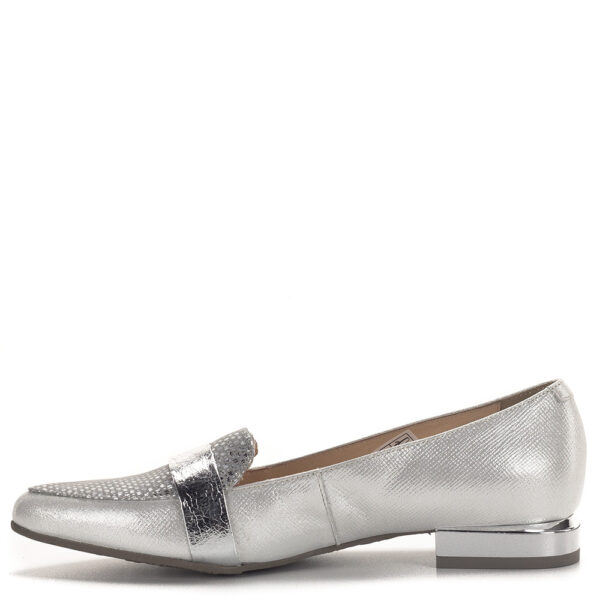 Bioeco női cipő ezüst színben, lapos sarokkal.