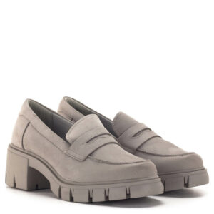 Tamaris cipő szürke színben, 6cm-es sarokkal. Bőrből készült, kényelmes belebújós cipő.