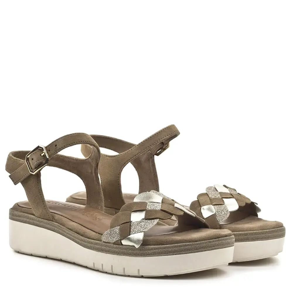 Tamaris szandál barna színben, enyhén emelt sarokkal, vastag talppal. Tamaris 1-28216-42 392