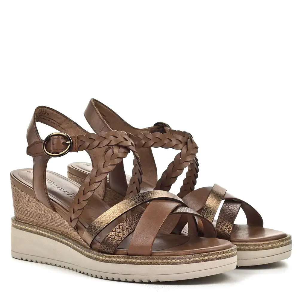 Tamaris telitalpú bőr szandál barna színben, Touch It memóriahabos talpbéléssel. Sarka kb. 7,5 cm magas. Tamaris 1-28220-42 305