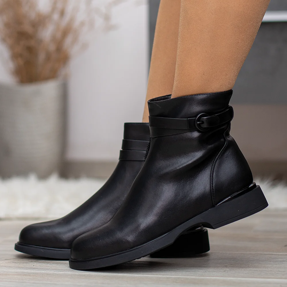 Filippo női bőr bokacsizma lapos talppal - Filippo DBT7357/25 BK