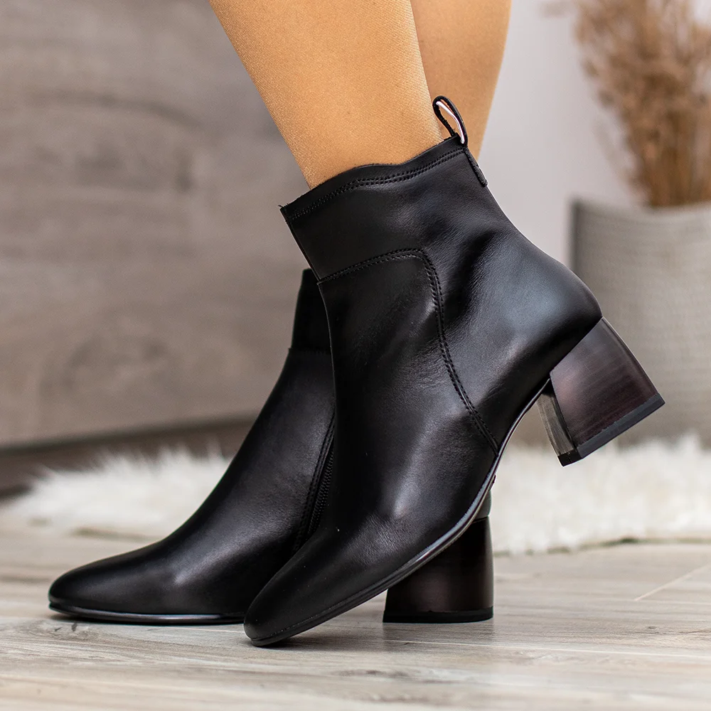 Tamaris tömbsarkú bőr női bokacsizma - Tamaris 1-25323-45 003