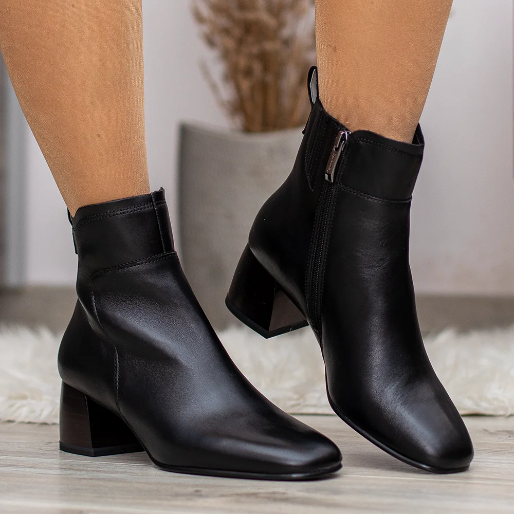 Tamaris tömbsarkú bőr női bokacsizma - Tamaris 1-25323-45 003