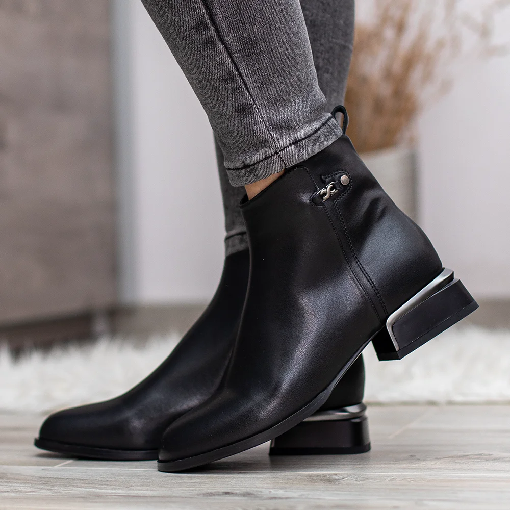 Filippo csinos női bőr bokacsizma kis sarokkal - Filippo DBT7382/25 BK