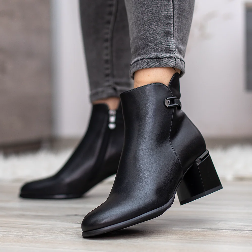 Filippo közepes sarkú elegáns bőr bokacsizma - Filippo DBT7377/25 BK