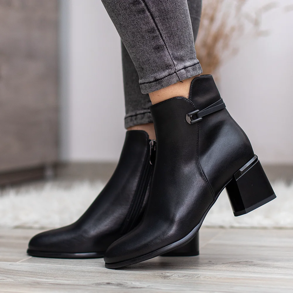 Filippo közepes sarkú elegáns bőr bokacsizma - Filippo DBT7377/25 BK