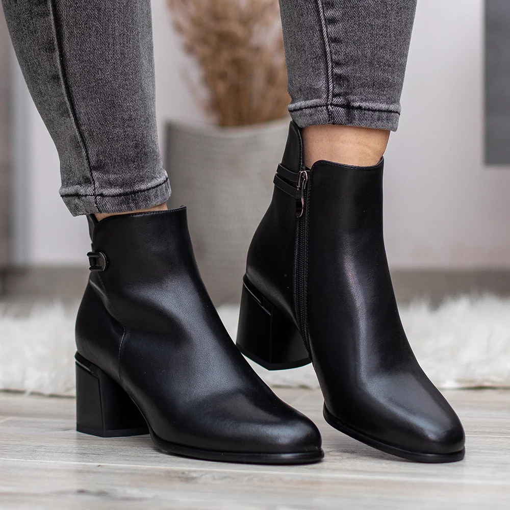 Filippo közepes sarkú elegáns bőr bokacsizma - Filippo DBT7377/25 BK