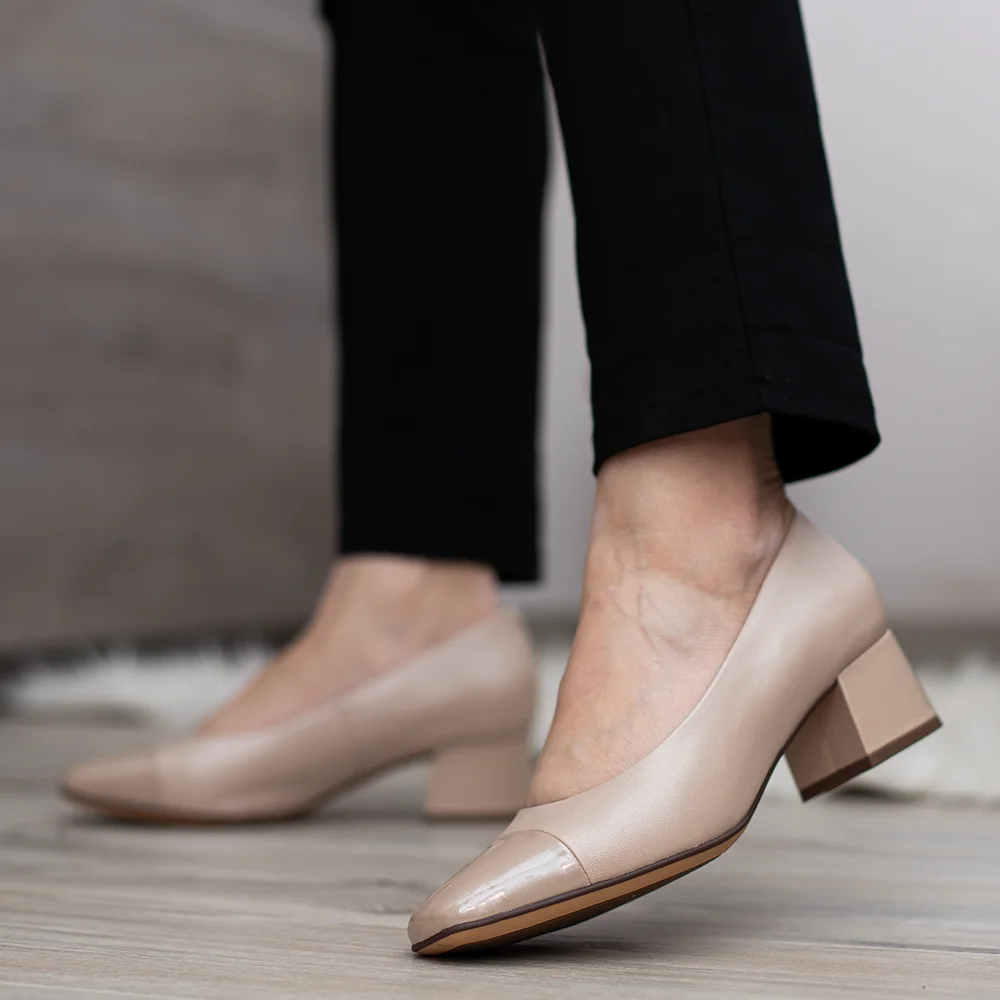 Caprice elegáns női bőr cipő kis sarokkal - Caprice 9-22305-42 408