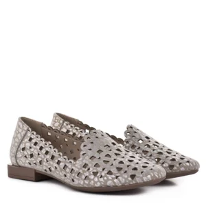 Filippo lapos női bőr cipő lyukacsos felsőrésszel, bézs-ezüst színben - Filippo DP7710/26 BE