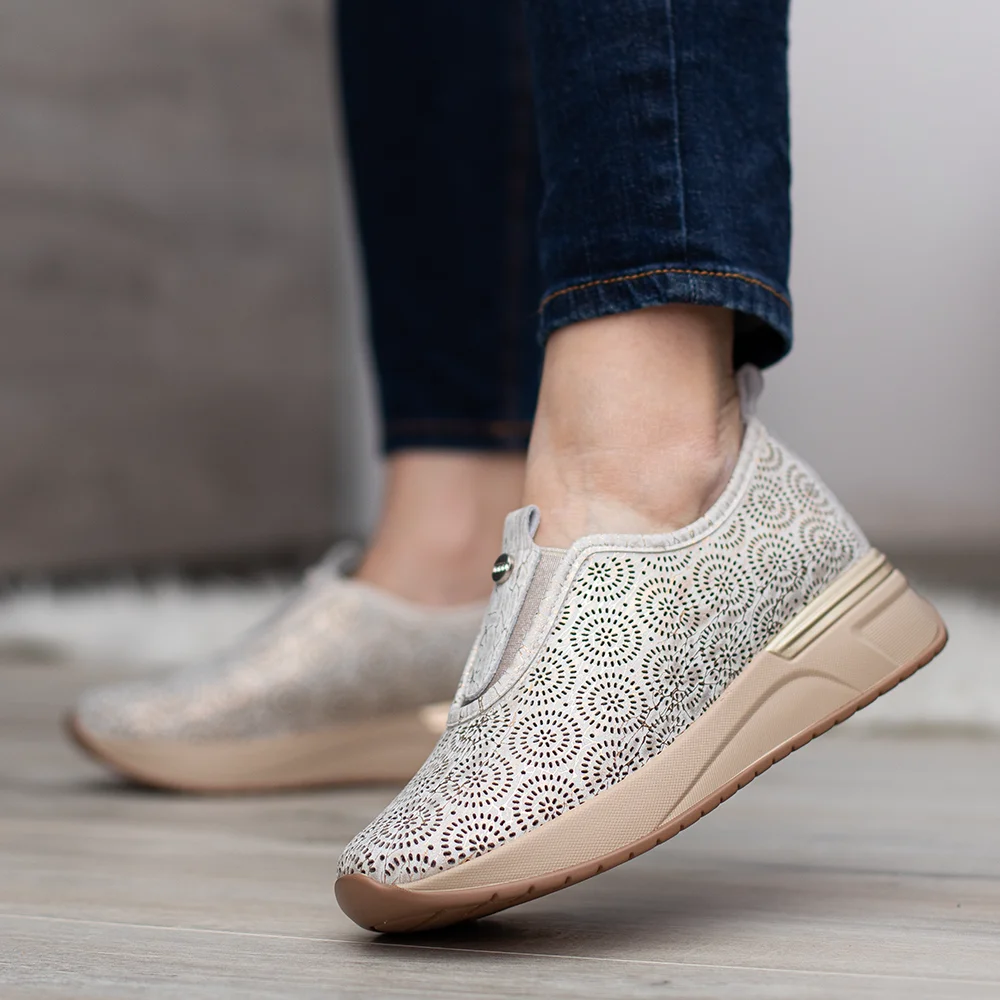 Filippo bézs-arany női bőr cipő - Filippo DP7715/26 GO