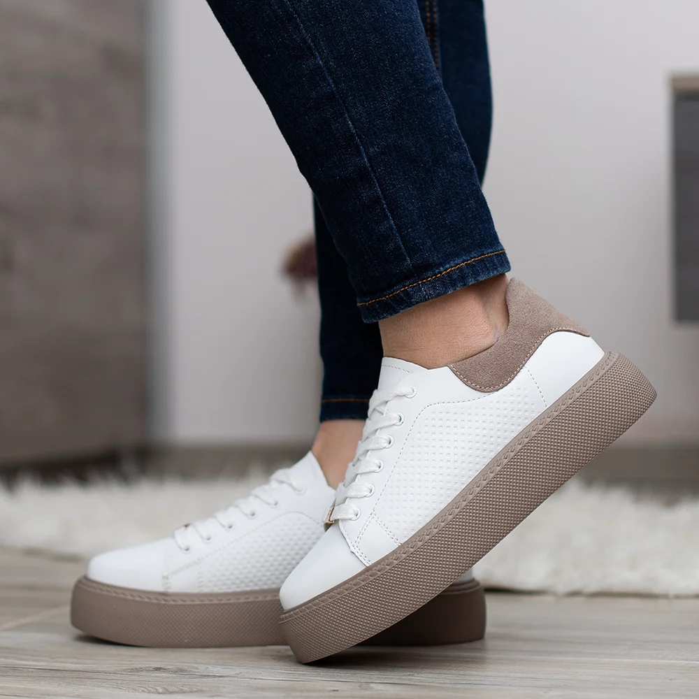 Filippo sportos női fűzős bőr cipő fehér-bézs színben - Filippo DP7502/26 WH