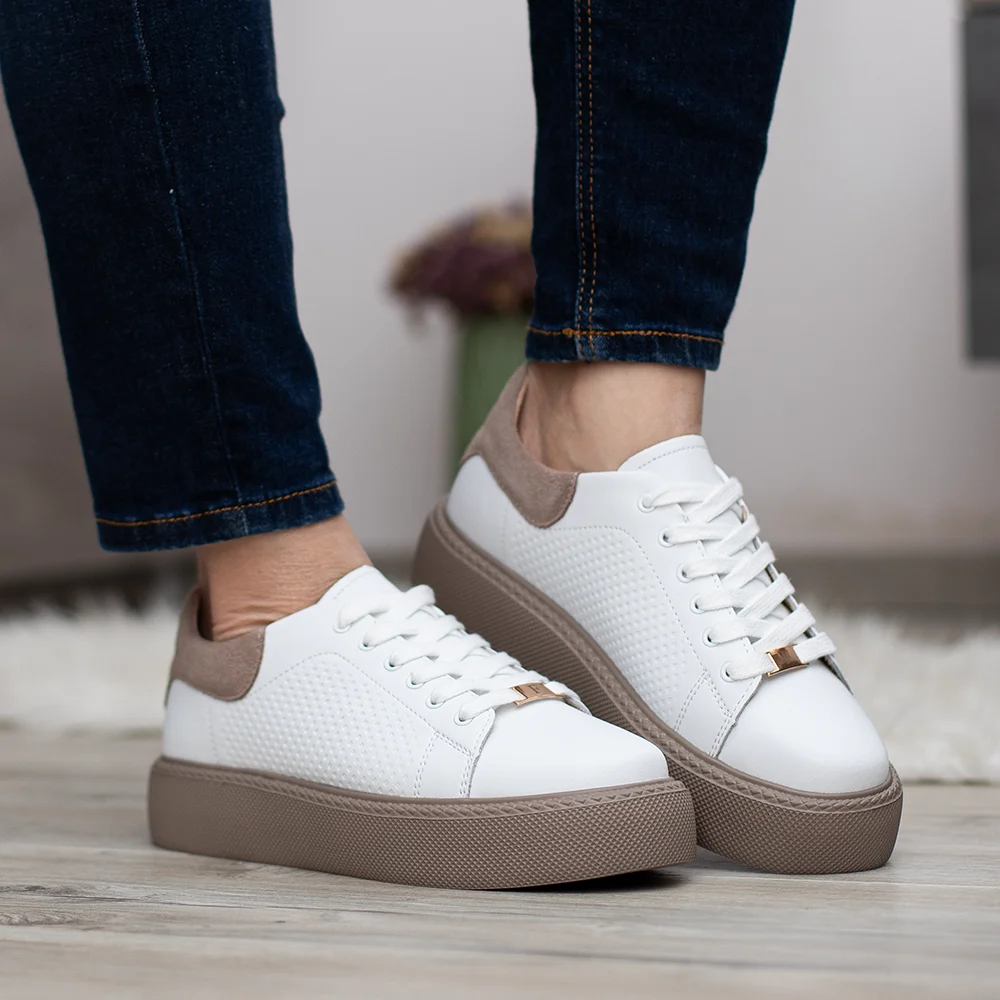 Filippo sportos női fűzős bőr cipő fehér-bézs színben - Filippo DP7502/26 WH