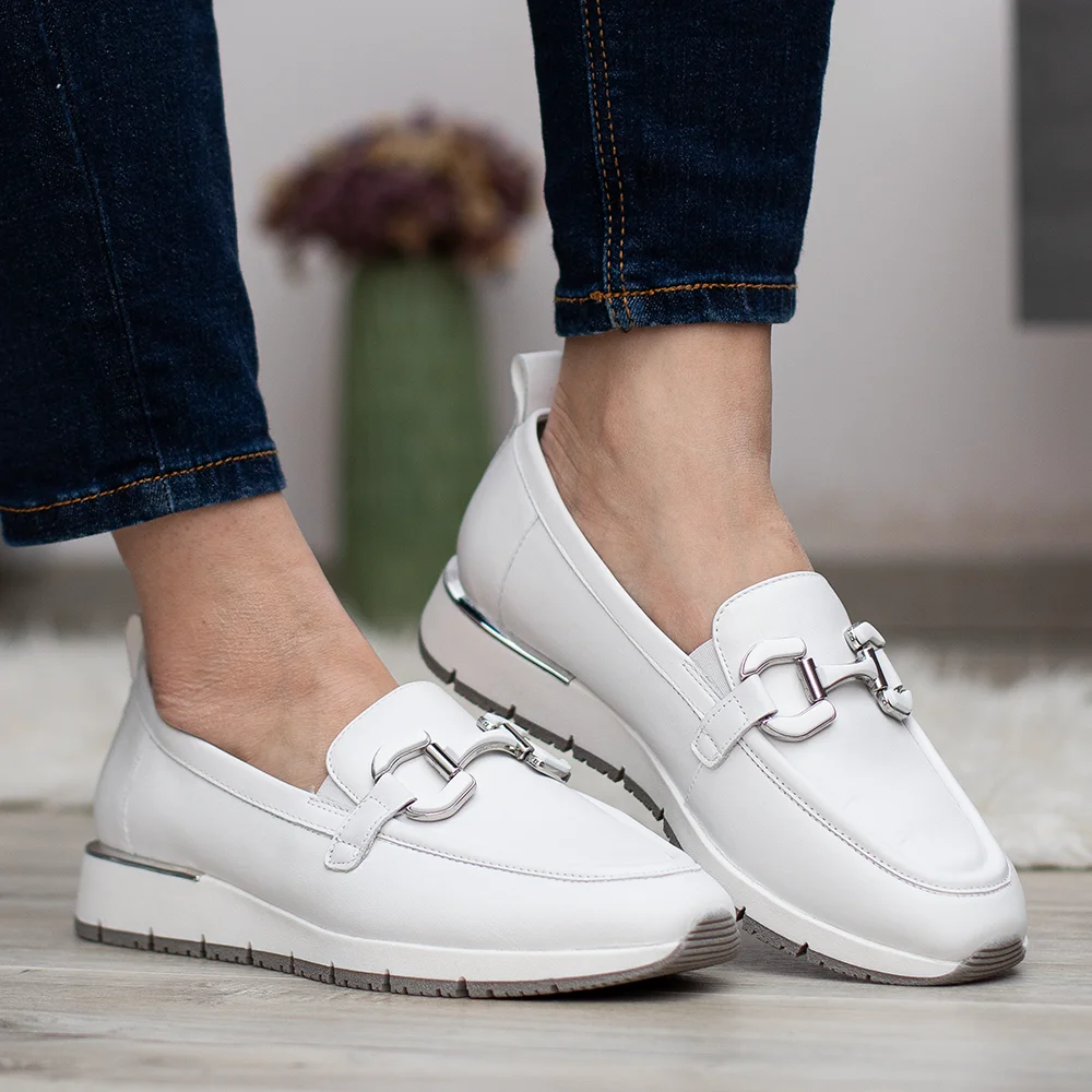 Tamaris bőr mokaszin fehér színben - Tamaris 1-24705-46 117