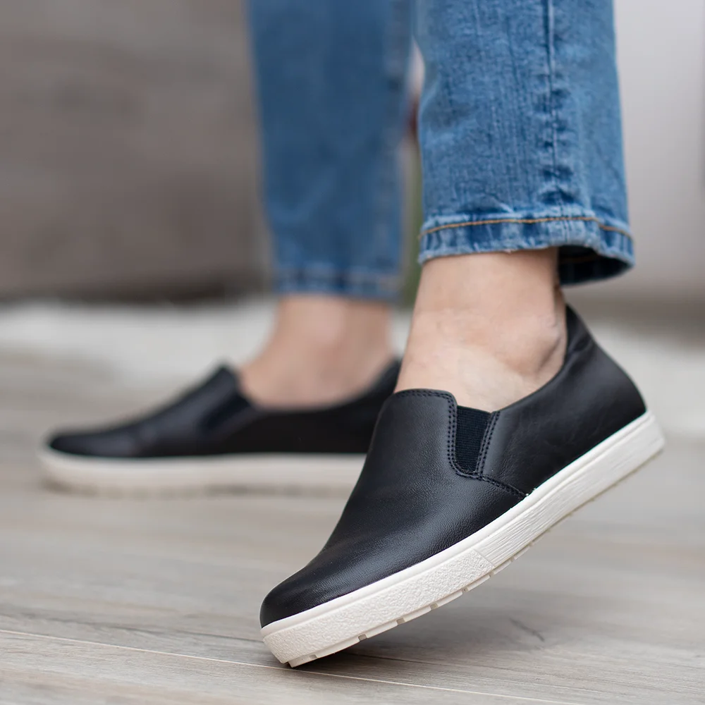 Caprice sötétkék női bőr bebújós cipő - Caprice 9-24662-42 814