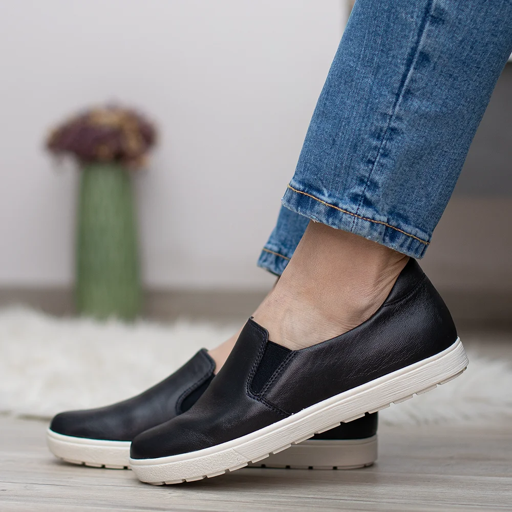 Caprice sötétkék női bőr bebújós cipő - Caprice 9-24662-42 814